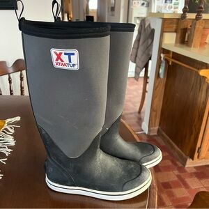 XtraTuf - Women’s 7 - Tall Black/Grey